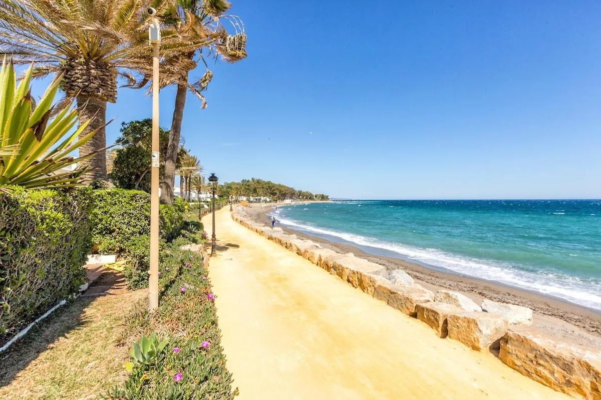 Beachfront Marbella Golden Mile Holiday Rental Casa vacanze