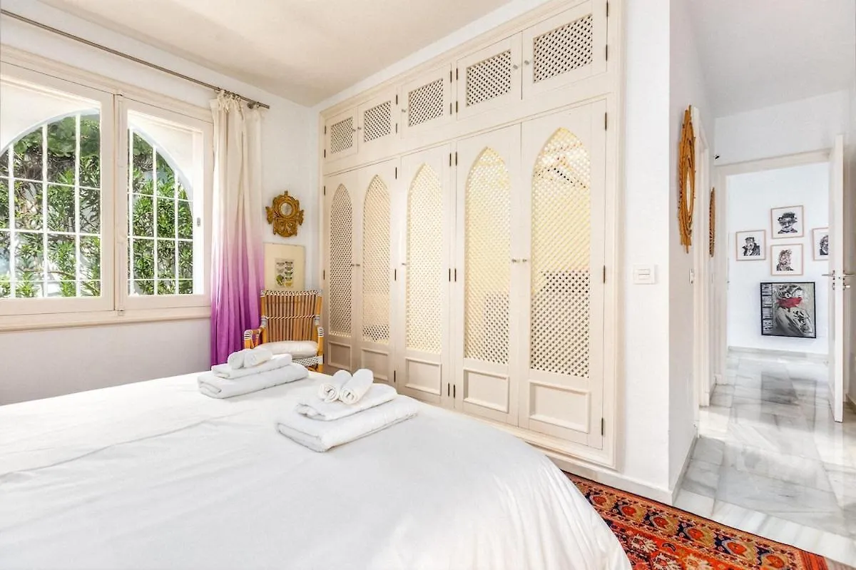 Beachfront Marbella Golden Mile Holiday Rental Casa vacanze