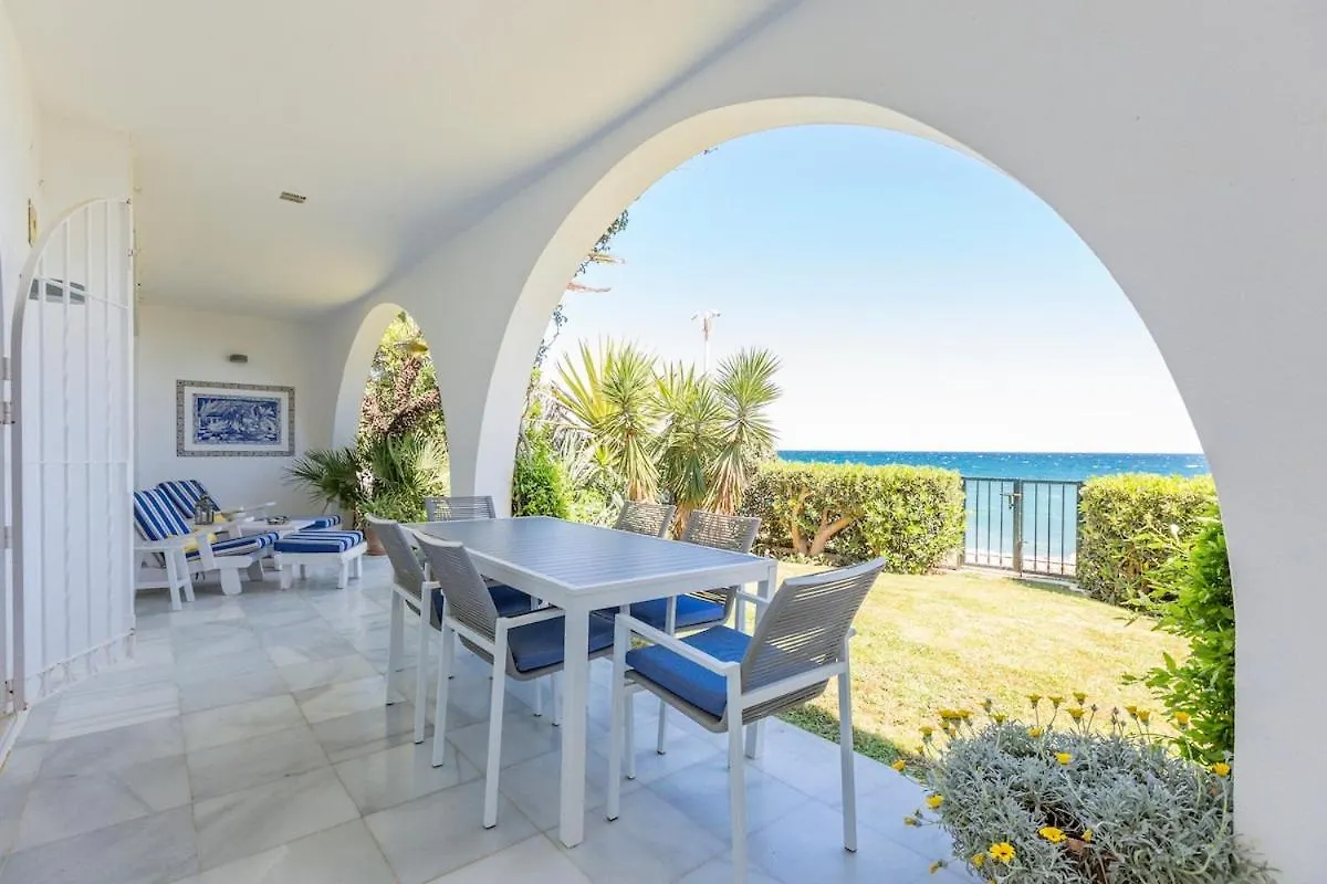 Beachfront Marbella Golden Mile Holiday Rental Casa vacanze